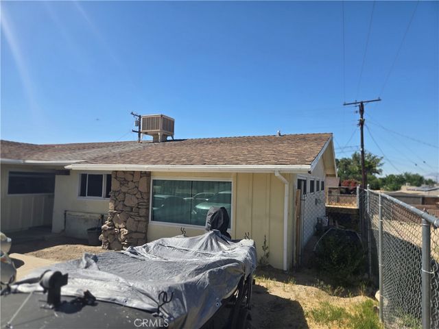 16211 Encina, Victorville, CA 92395