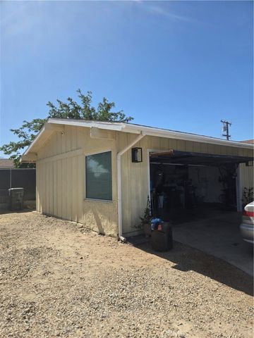 16211 Encina, Victorville, CA 92395