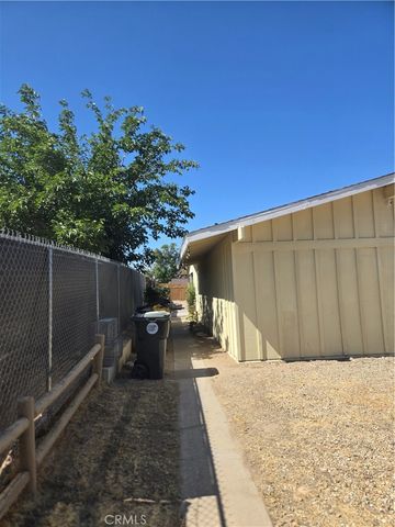 16211 Encina, Victorville, CA 92395