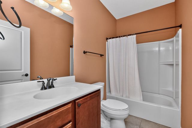 4712 NE Briarwood Drive, Ankeny, IA 50021