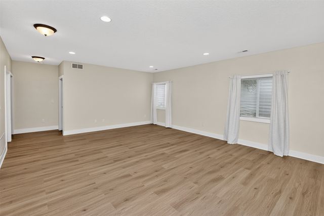 4712 NE Briarwood Drive, Ankeny, IA 50021