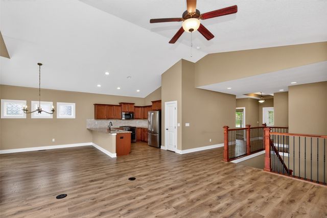 4712 NE Briarwood Drive, Ankeny, IA 50021