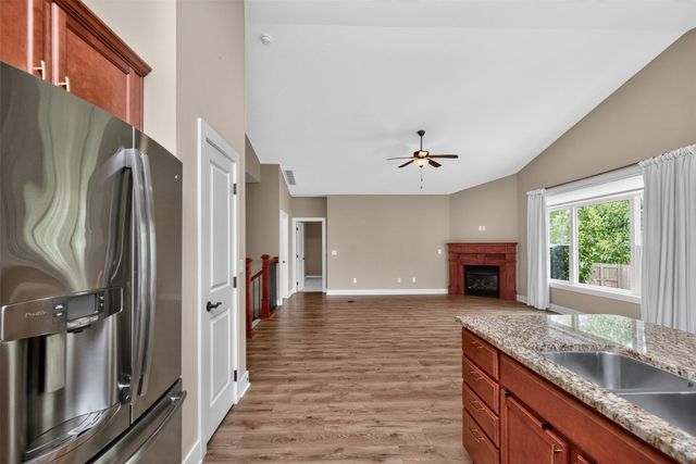 4712 NE Briarwood Drive, Ankeny, IA 50021