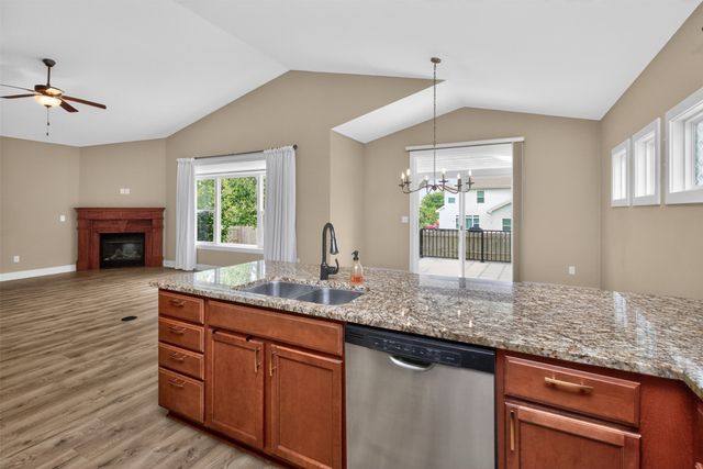 4712 NE Briarwood Drive, Ankeny, IA 50021