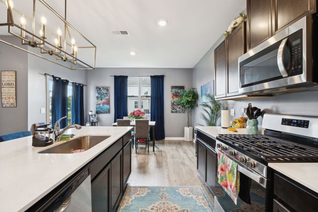 7401 Brady Ln, Antioch, TN 37013