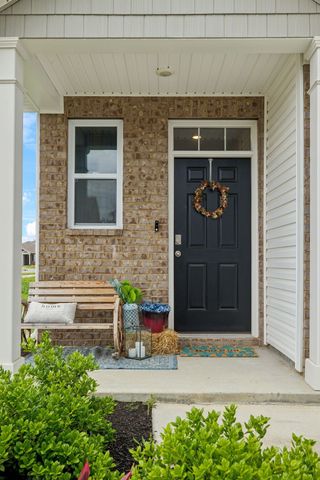 7401 Brady Ln, Antioch, TN 37013