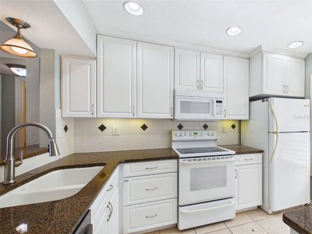 6335 PALMA DEL MAR BOULEVARD S 223, St Petersburg, FL 33715