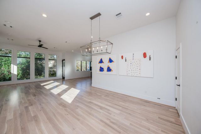 2501 Julian Street, Houston, TX 77009