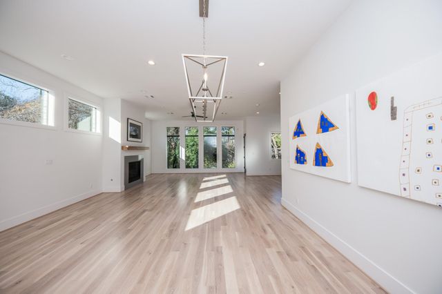 2501 Julian Street, Houston, TX 77009