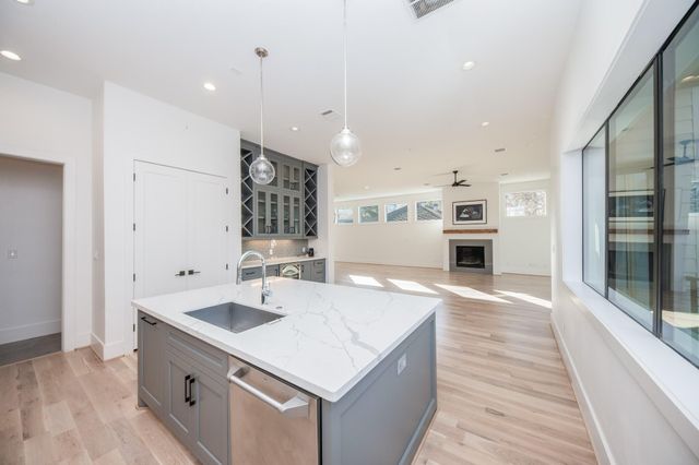 2501 Julian Street, Houston, TX 77009