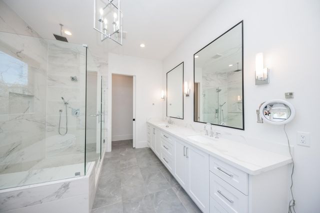 2501 Julian Street, Houston, TX 77009