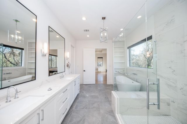 2501 Julian Street, Houston, TX 77009