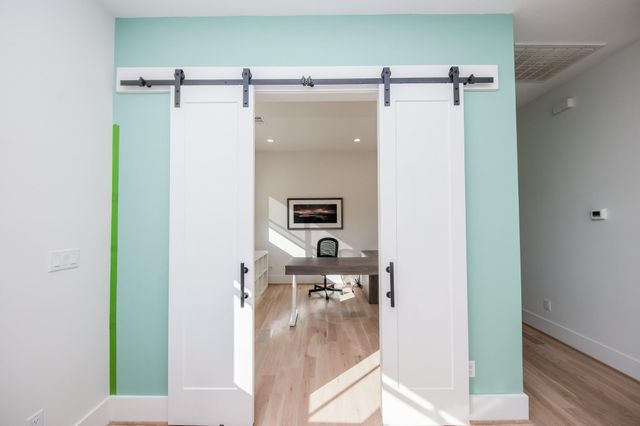 2501 Julian Street, Houston, TX 77009