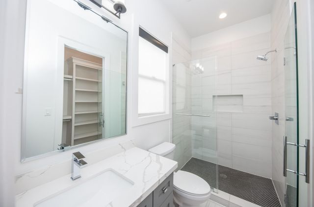 2501 Julian Street, Houston, TX 77009