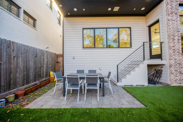 2501 Julian Street, Houston, TX 77009