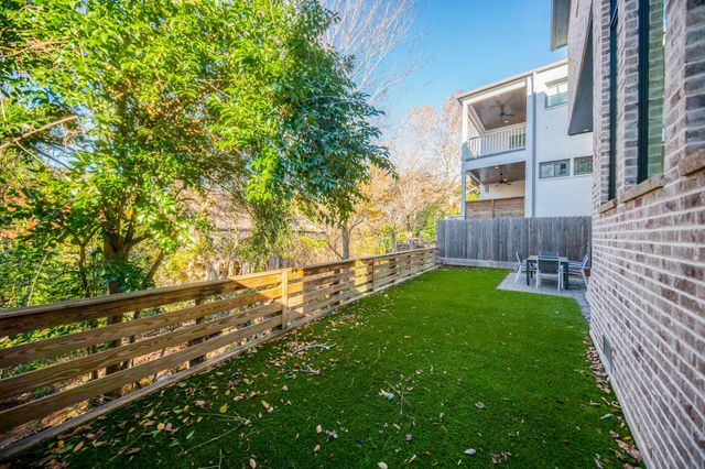 2501 Julian Street, Houston, TX 77009