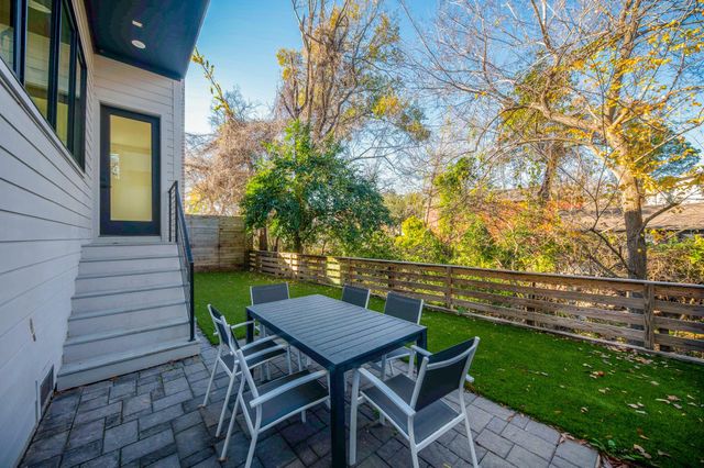 2501 Julian Street, Houston, TX 77009