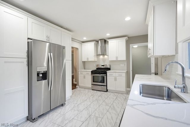 6514 Bonroi Drive, Seven Hills, OH 44131