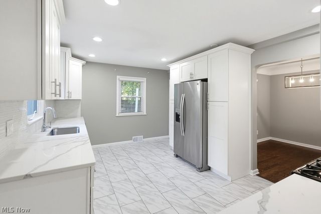 6514 Bonroi Drive, Seven Hills, OH 44131