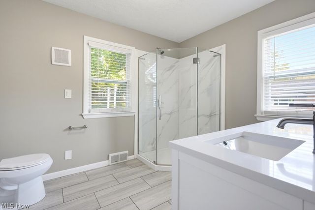 6514 Bonroi Drive, Seven Hills, OH 44131
