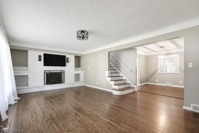 6514 Bonroi Drive, Seven Hills, OH 44131