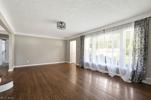 6514 Bonroi Drive, Seven Hills, OH 44131