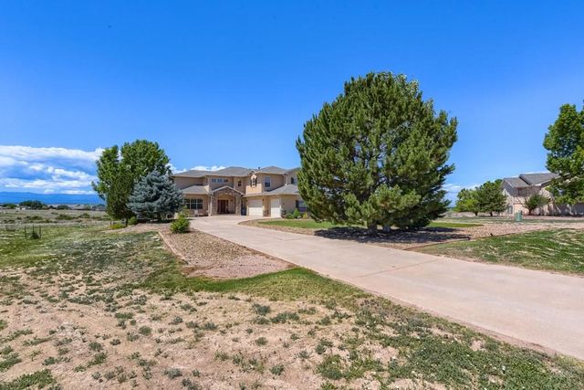 438 W Hollister Dr, Pueblo West, CO 81007