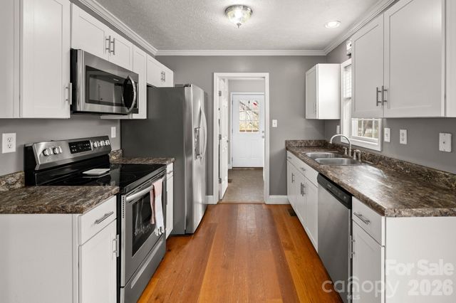 121 James Street, Clyde, NC 28721