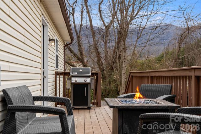 121 James Street, Clyde, NC 28721