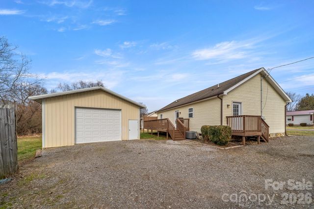 121 James Street, Clyde, NC 28721