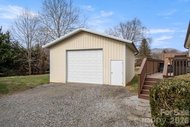 121 James Street, Clyde, NC 28721