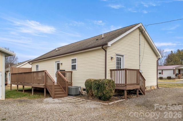 121 James Street, Clyde, NC 28721