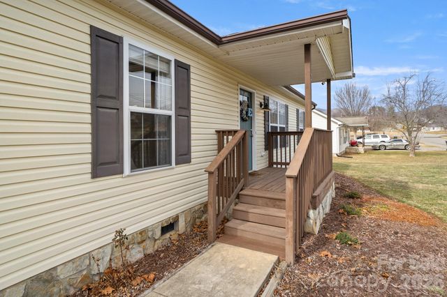 121 James Street, Clyde, NC 28721