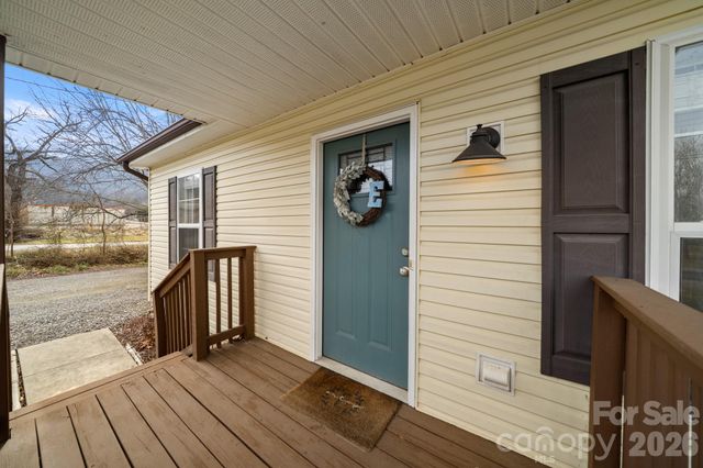 121 James Street, Clyde, NC 28721