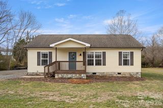 121 James Street, Clyde, NC 28721