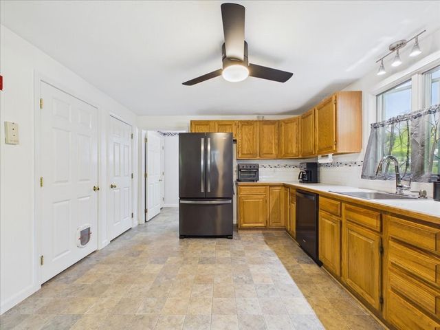 139 South St, Plymouth, MA 02360