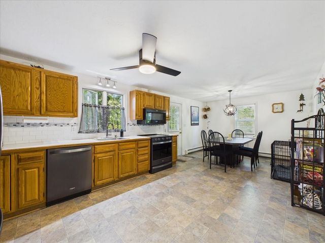 139 South St, Plymouth, MA 02360