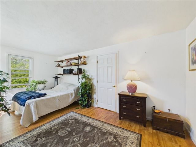 139 South St, Plymouth, MA 02360