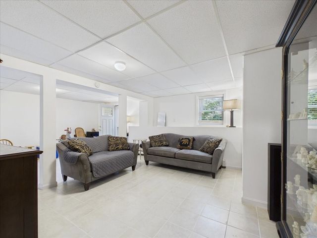 139 South St, Plymouth, MA 02360