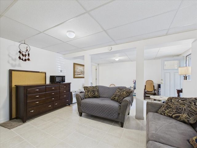 139 South St, Plymouth, MA 02360