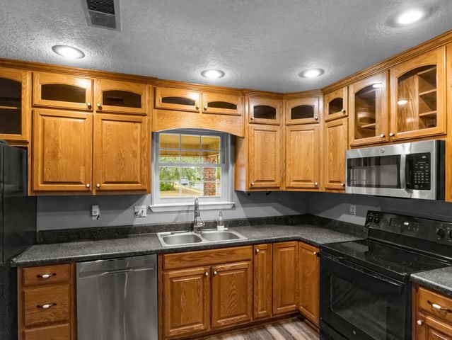 15 W Casa Loma Drive, Mary Esther, FL 32569