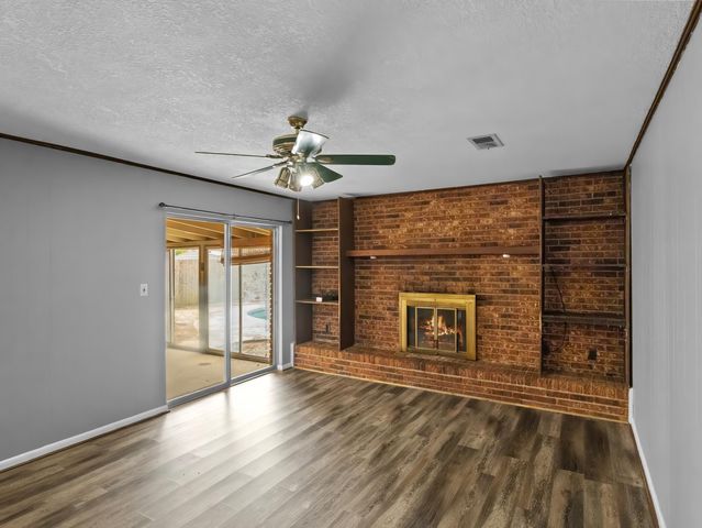 15 W Casa Loma Drive, Mary Esther, FL 32569