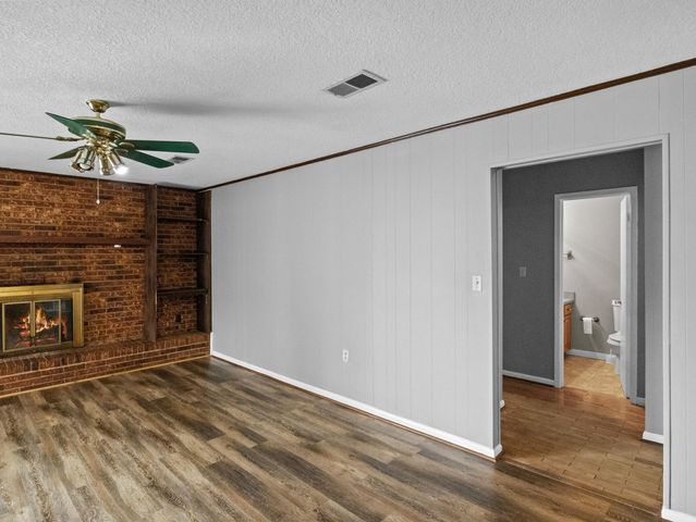 15 W Casa Loma Drive, Mary Esther, FL 32569