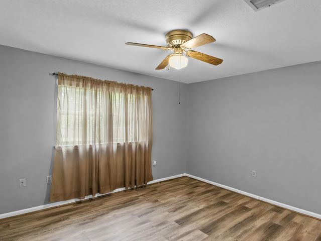 15 W Casa Loma Drive, Mary Esther, FL 32569