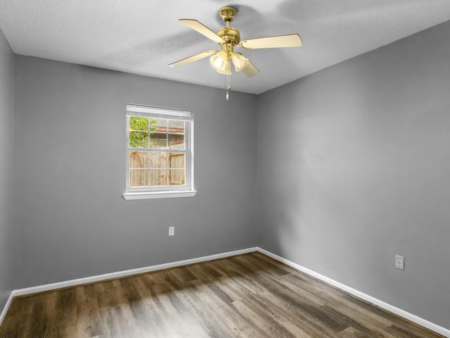 15 W Casa Loma Drive, Mary Esther, FL 32569