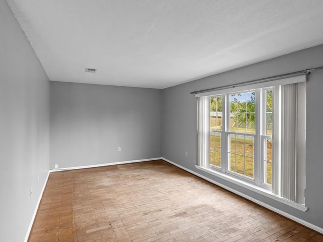 15 W Casa Loma Drive, Mary Esther, FL 32569