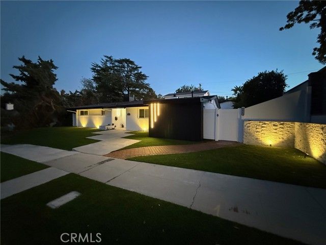 20300 Oxnard, Woodland Hills (los Angeles), CA 91367