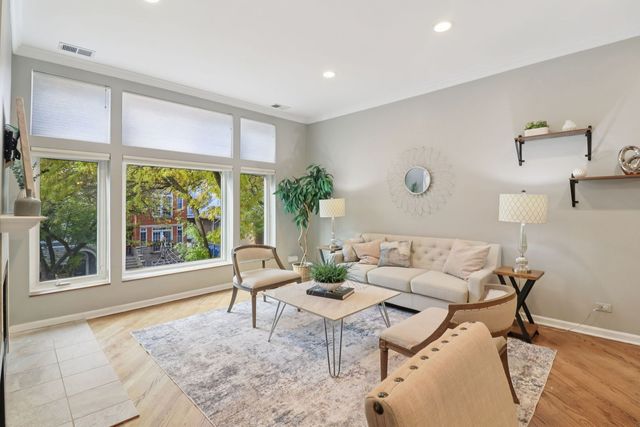 2735 N Kenmore Avenue 2S, Chicago, IL 60614