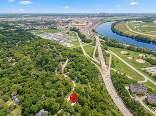 3848 N Briarcliff Road, Kansas City, MO 64116