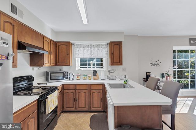 9009 SWEET BIRCH CT, Springfield, VA 22152